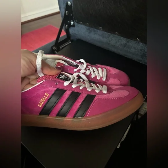 Adidas pink gazelle shoes GG 9/ 40 - Picture 2 of 7